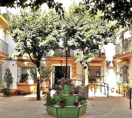 Roberta'S Guest House Seville Exterior photo
